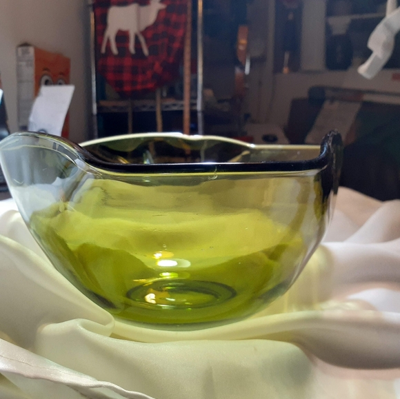 Mod Mid Century Avocado Green Bowl - Picture 4 of 10